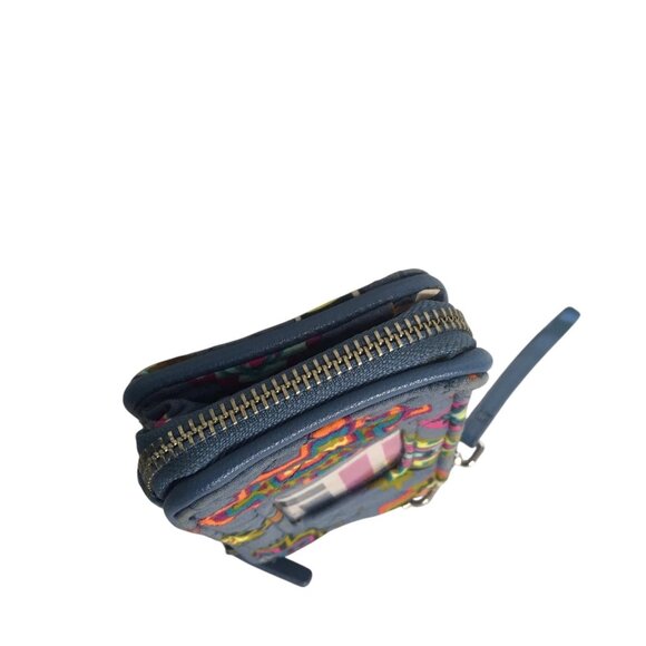 Vera Bradley Wallet Wristlet Painted Medallions Quilted Zip Around RFID - Picture 10 of 12